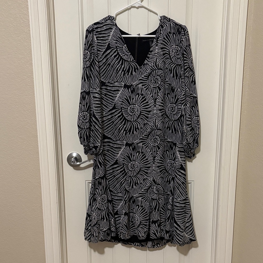 White House Black Market Black‎ and Gray Floral V-Neck Long Sleeve Dress